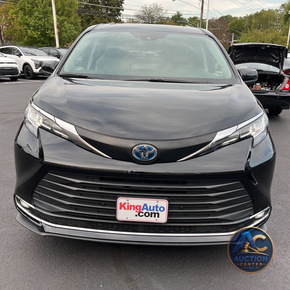 2023 Toyota Sienna XLE 7-Passenger