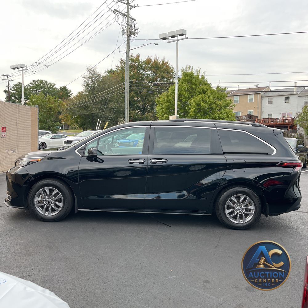 2023 Toyota Sienna XLE 7-Passenger