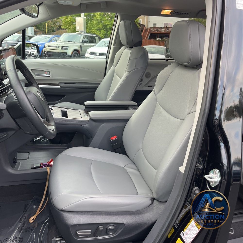 2023 Toyota Sienna XLE 7-Passenger