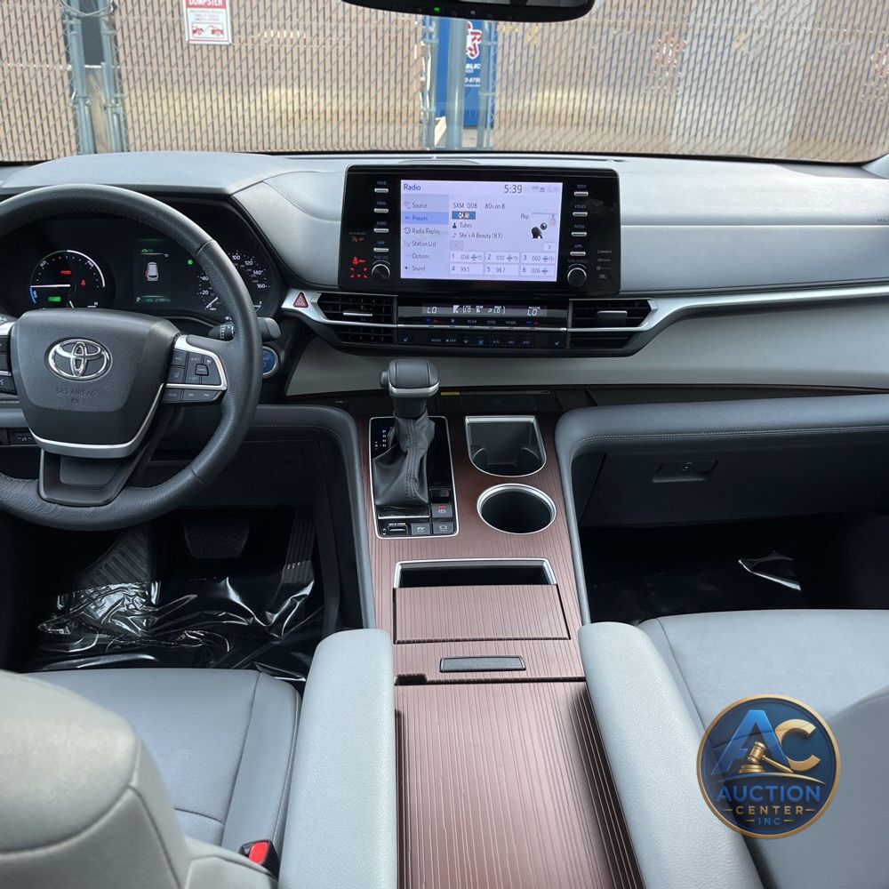 2023 Toyota Sienna XLE 7-Passenger