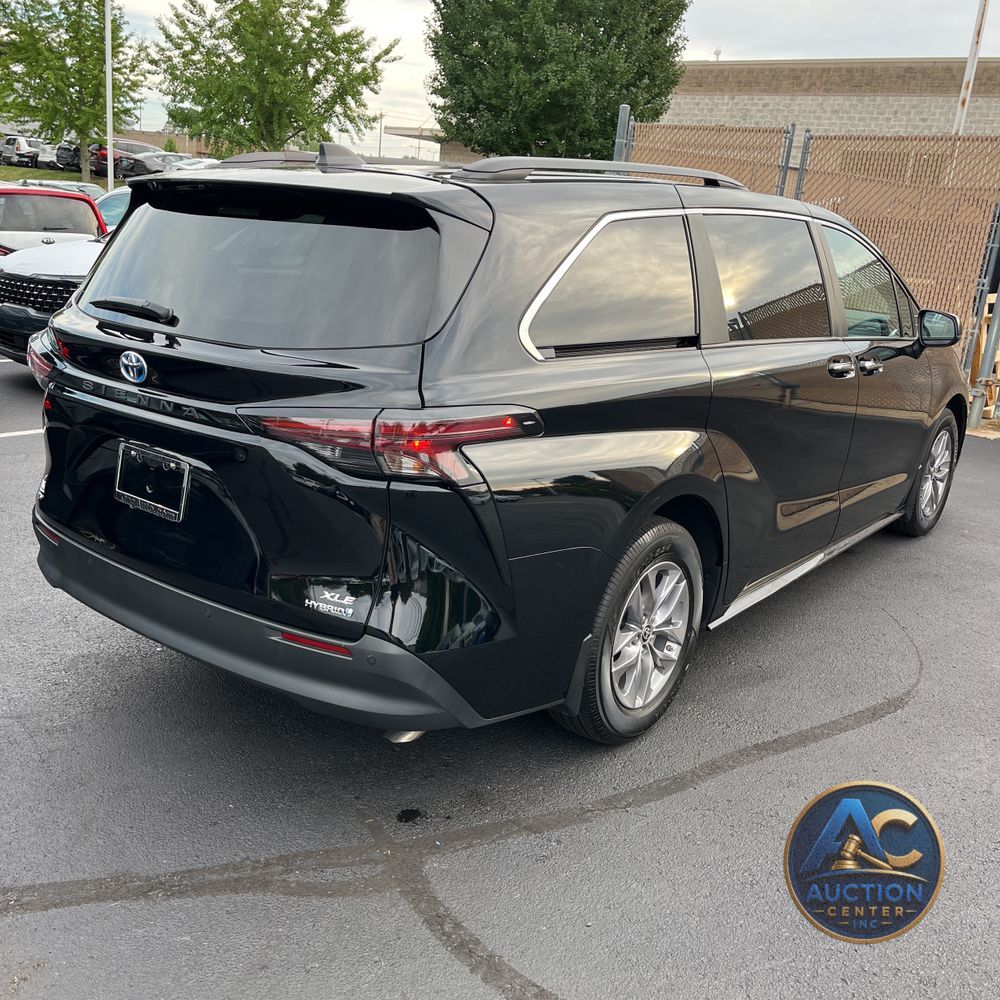 2023 Toyota Sienna XLE 7-Passenger