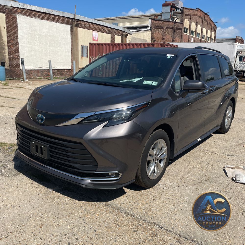 2024 Toyota Sienna XLE 7-Passenger