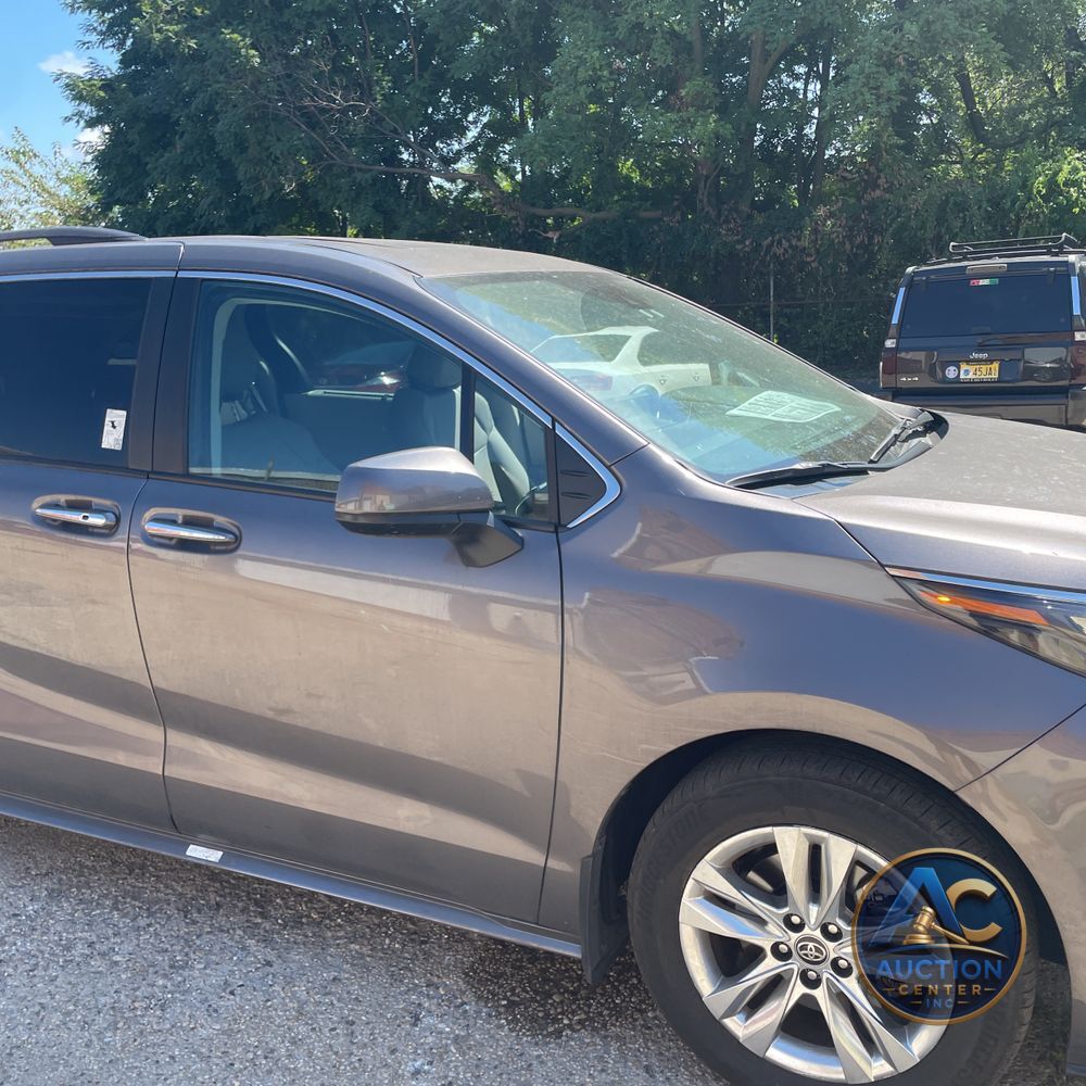 2024 Toyota Sienna XLE 7-Passenger