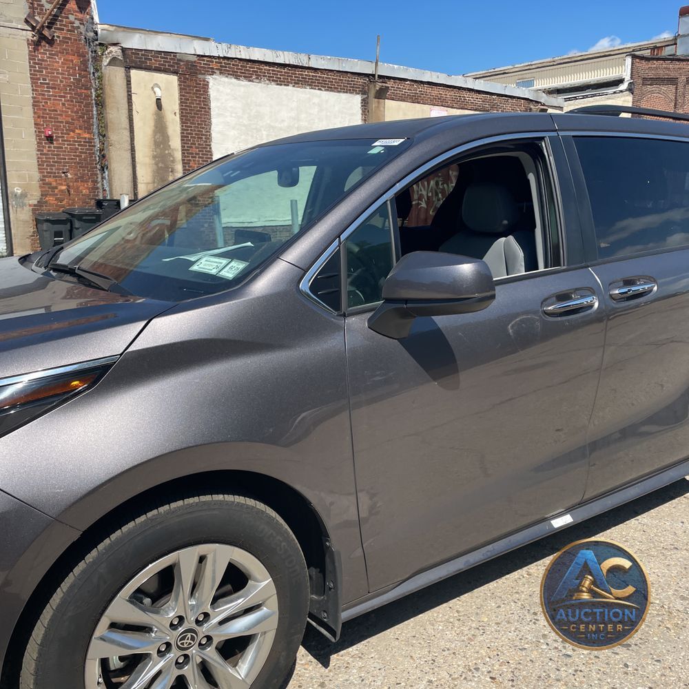 2024 Toyota Sienna XLE 7-Passenger