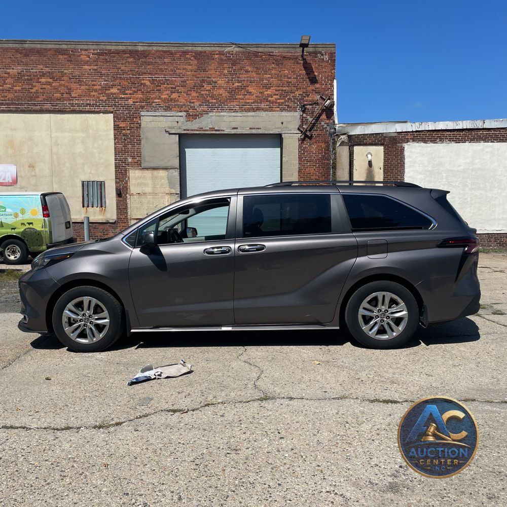 2024 Toyota Sienna XLE 7-Passenger