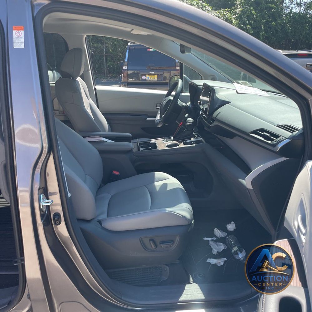 2024 Toyota Sienna XLE 7-Passenger