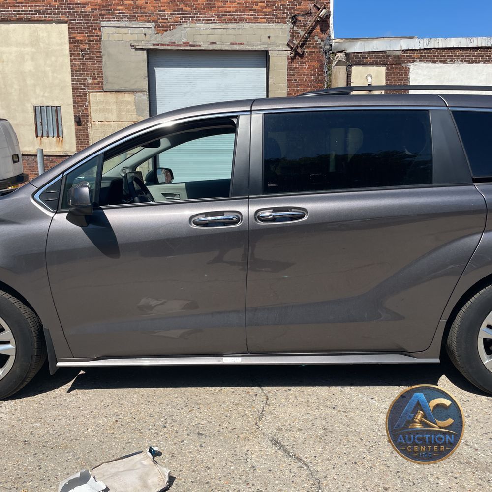 2024 Toyota Sienna XLE 7-Passenger