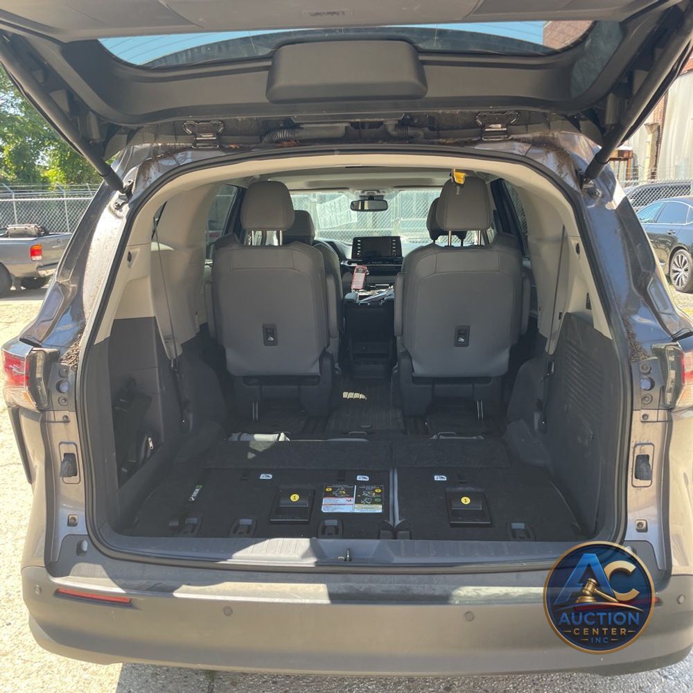 2024 Toyota Sienna XLE 7-Passenger