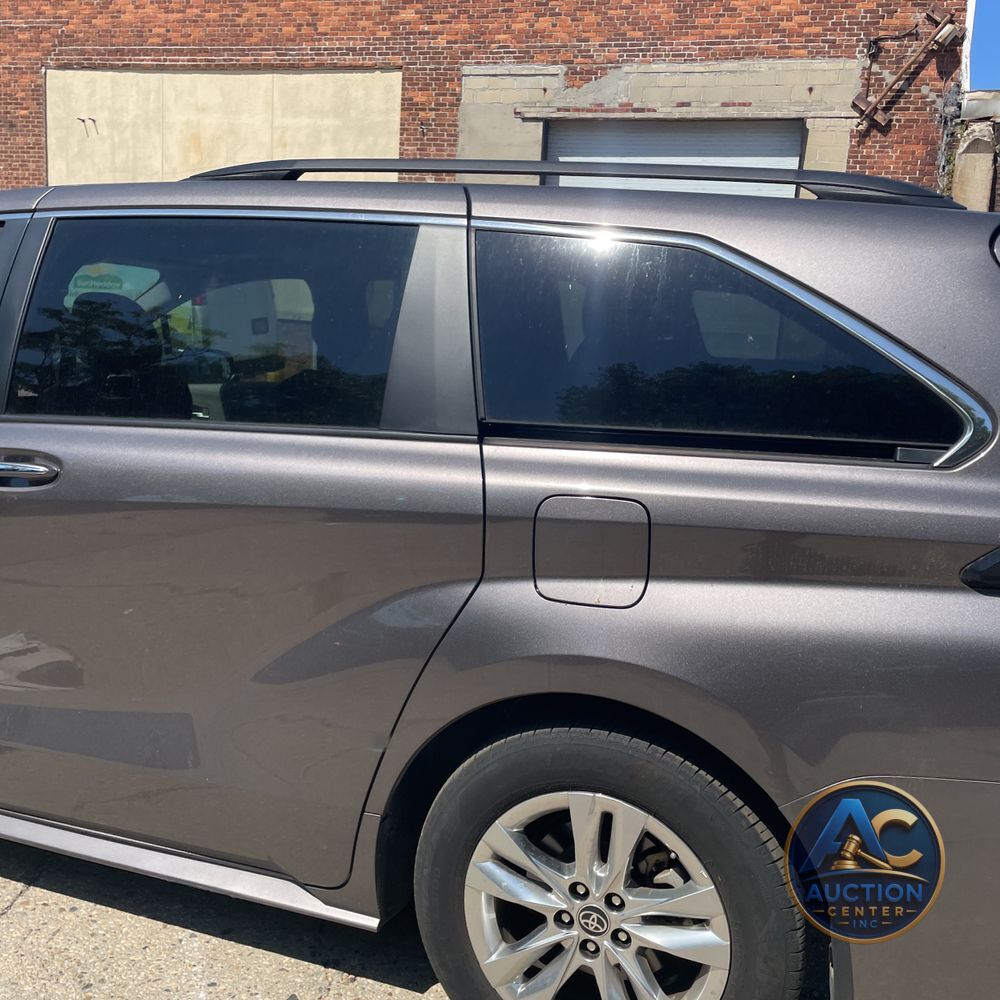 2024 Toyota Sienna XLE 7-Passenger