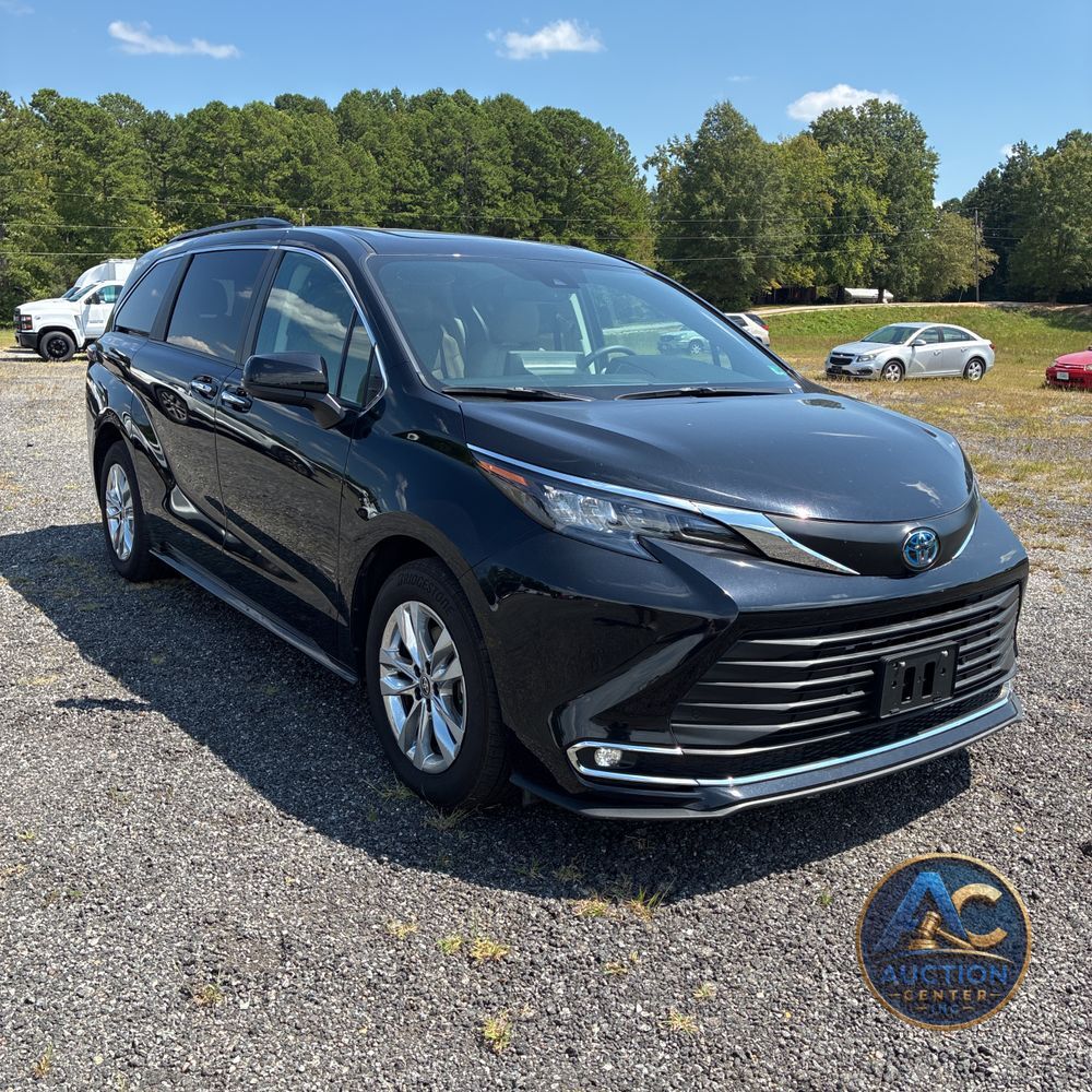 2024 Toyota Sienna XLE 7-Passenger
