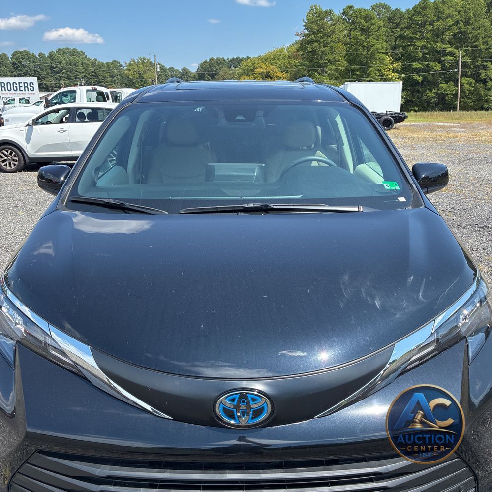 2024 Toyota Sienna XLE 7-Passenger