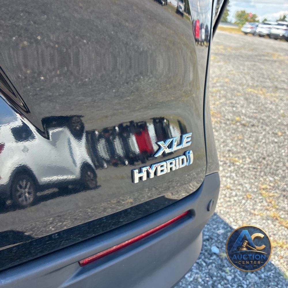 2024 Toyota Sienna XLE 7-Passenger