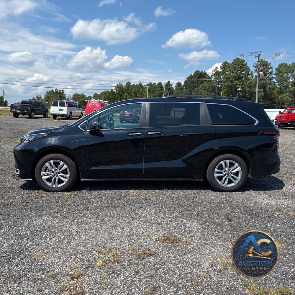 2024 Toyota Sienna XLE 7-Passenger
