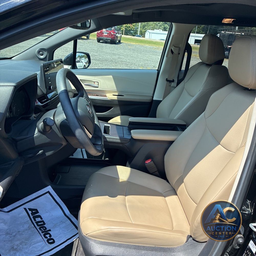 2024 Toyota Sienna XLE 7-Passenger