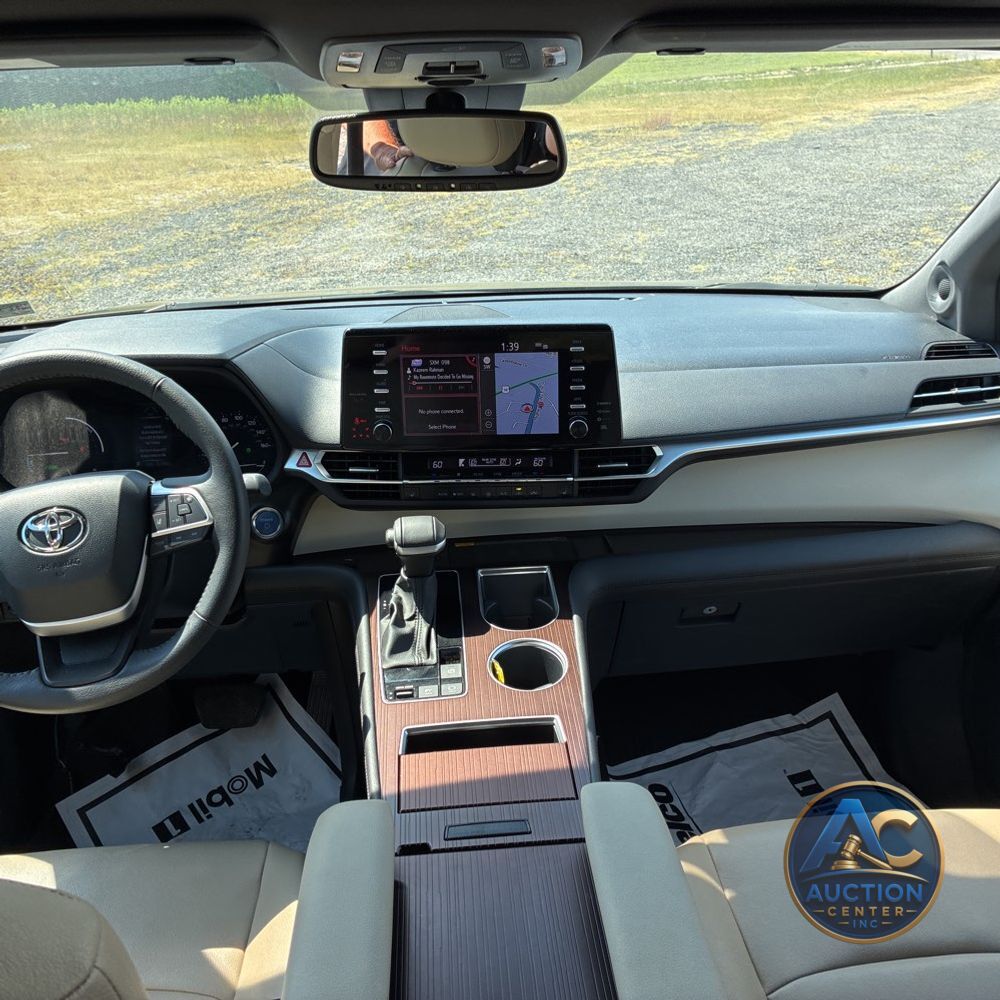 2024 Toyota Sienna XLE 7-Passenger