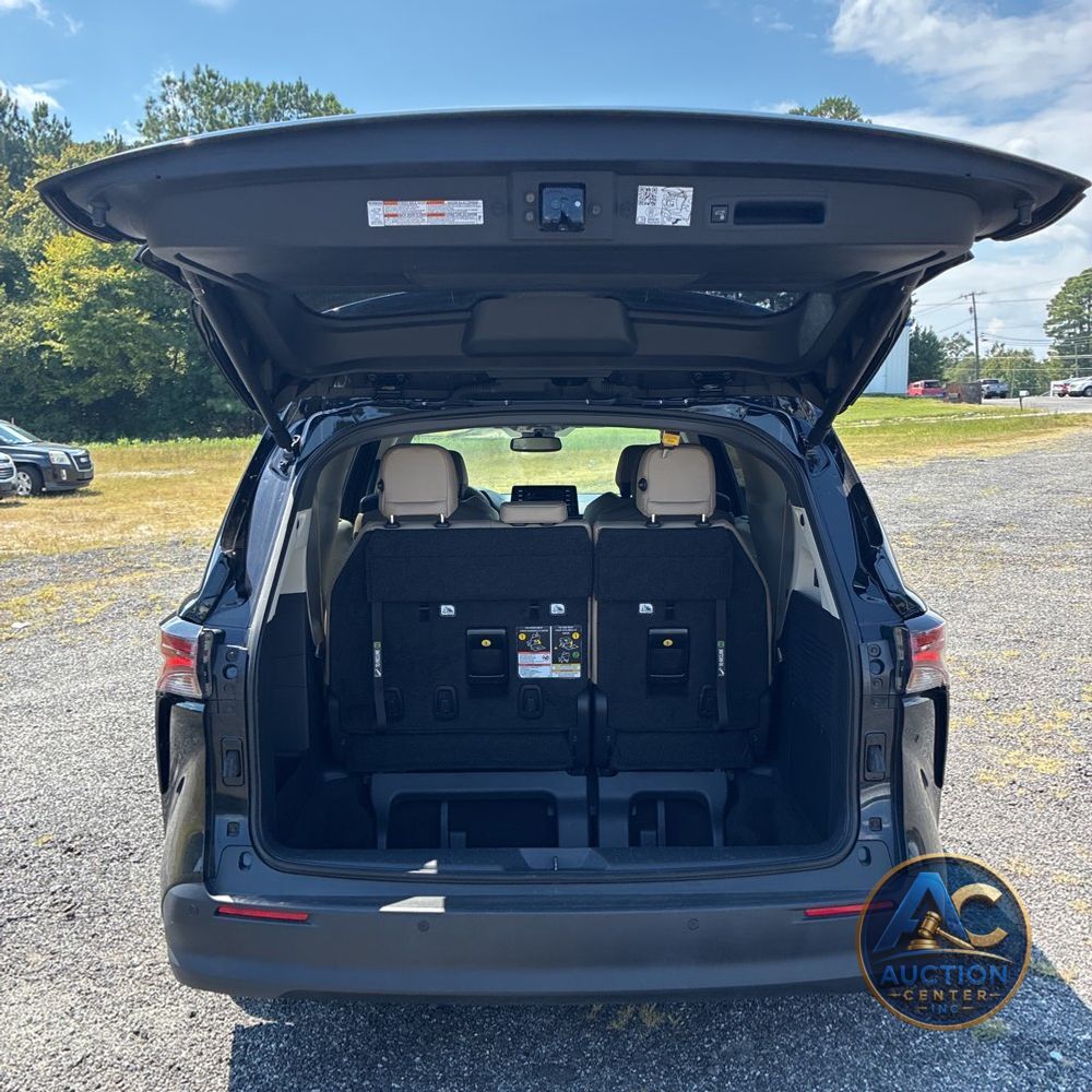 2024 Toyota Sienna XLE 7-Passenger