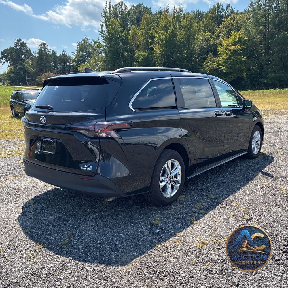 2024 Toyota Sienna XLE 7-Passenger