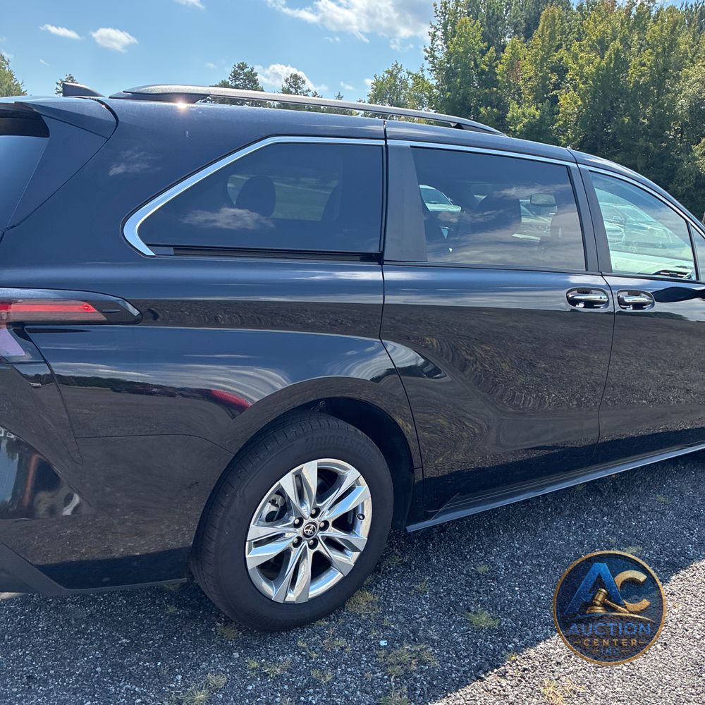 2024 Toyota Sienna XLE 7-Passenger