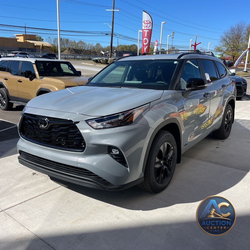 2025 Toyota Highlander Hybrid XLE Nightshade