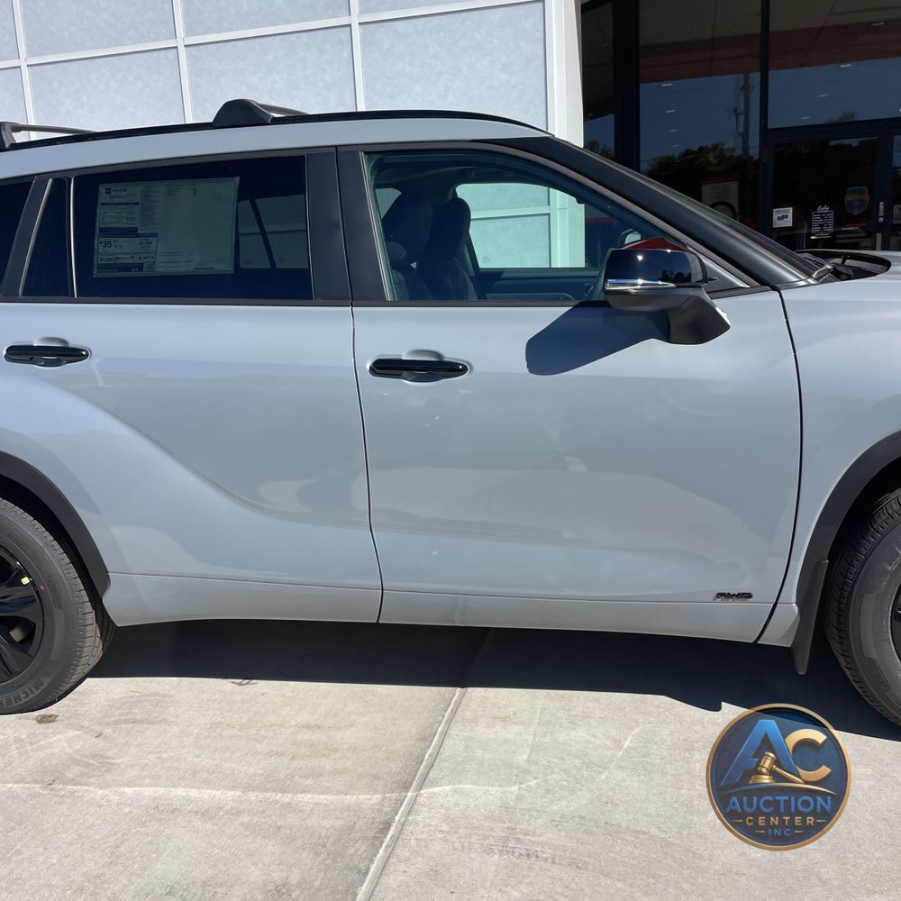 2025 Toyota Highlander Hybrid XLE Nightshade