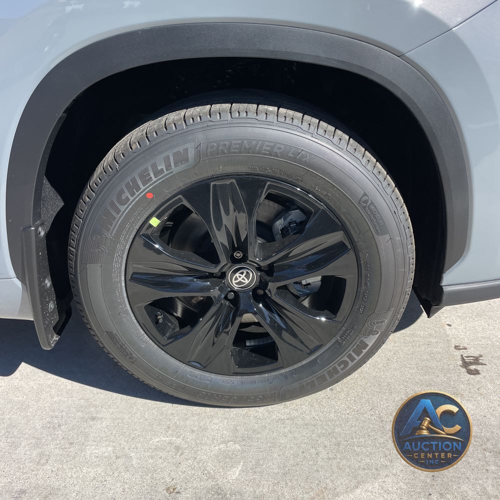 2025 Toyota Highlander Hybrid XLE Nightshade