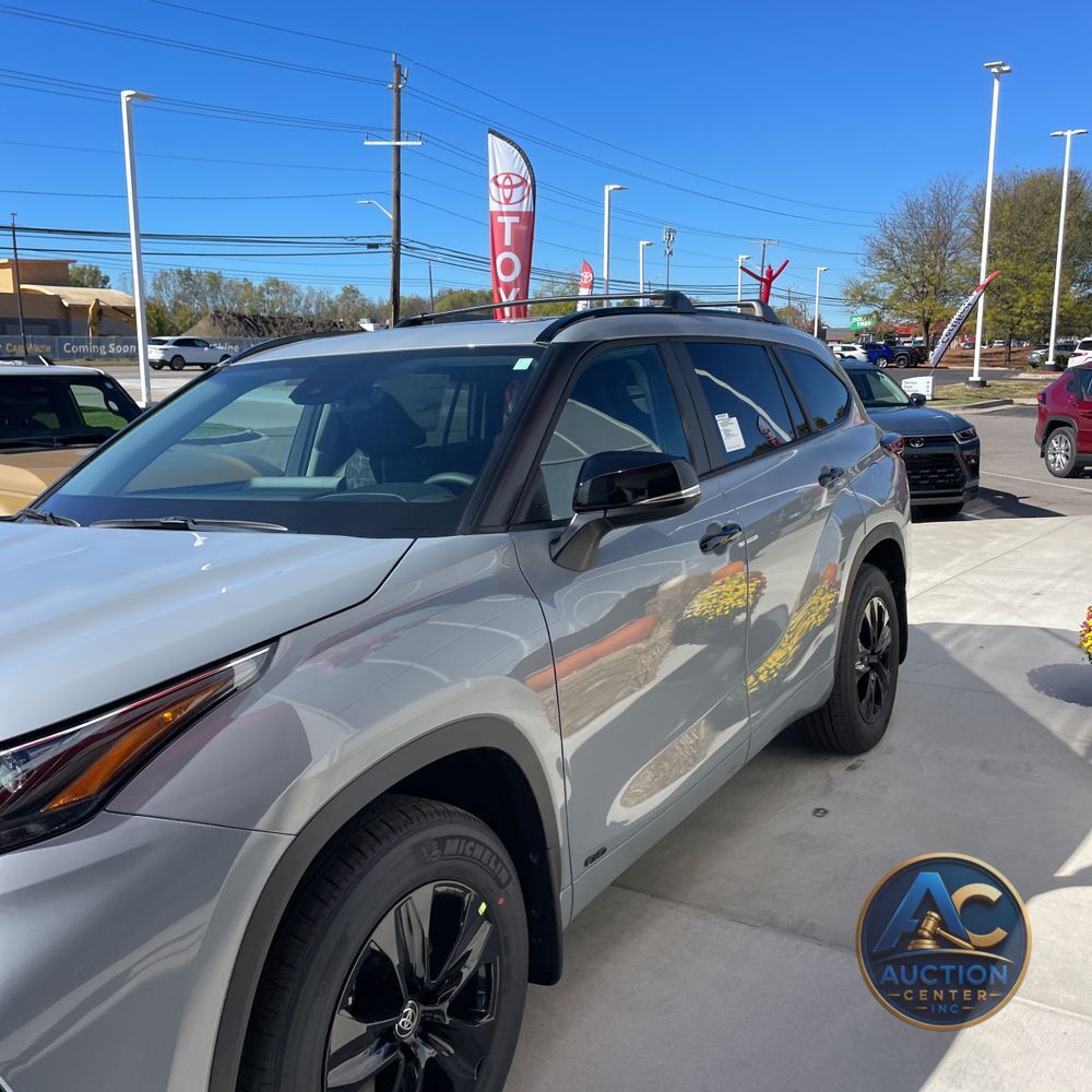 2025 Toyota Highlander Hybrid XLE Nightshade