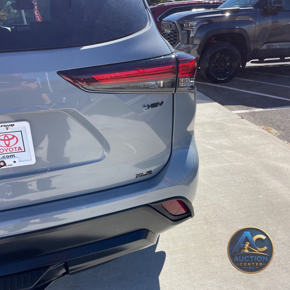 2025 Toyota Highlander Hybrid XLE Nightshade