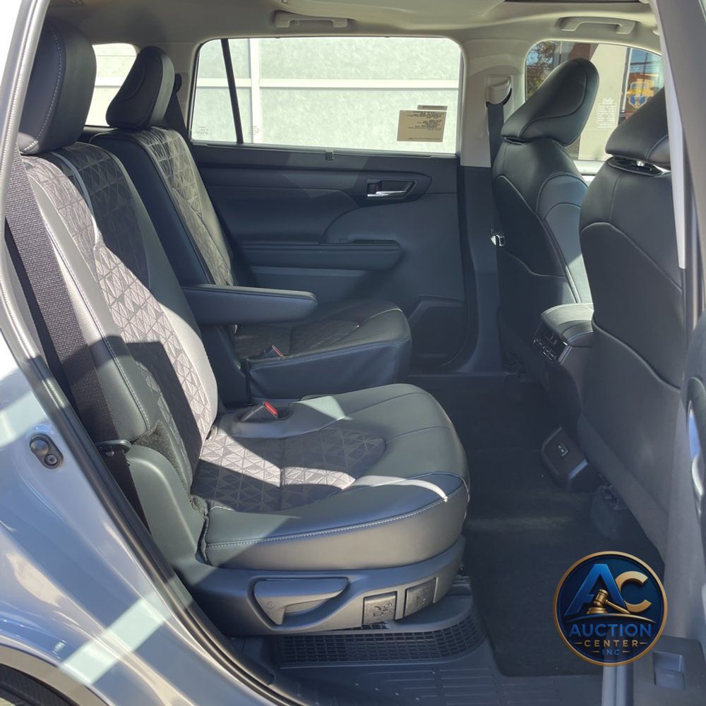 2025 Toyota Highlander Hybrid XLE Nightshade