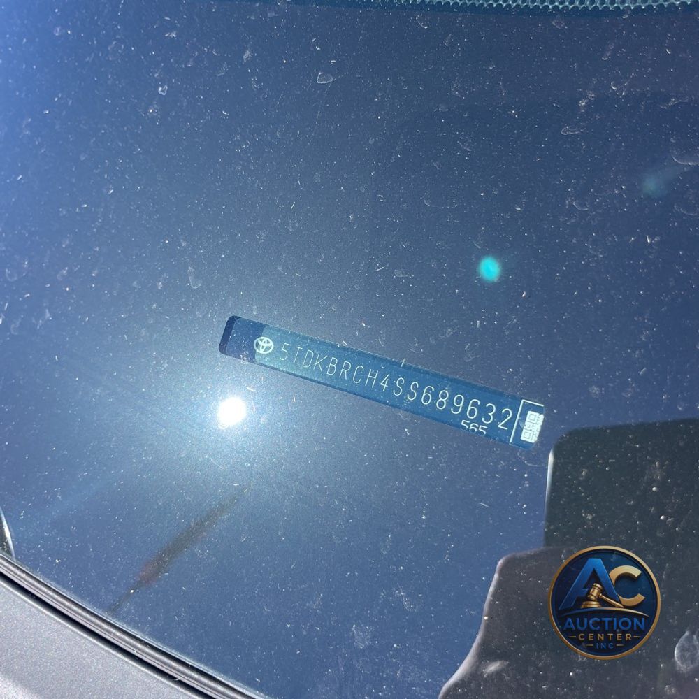 2025 Toyota Highlander Hybrid XLE Nightshade