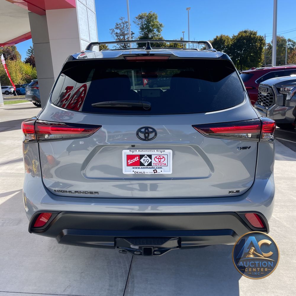2025 Toyota Highlander Hybrid XLE Nightshade