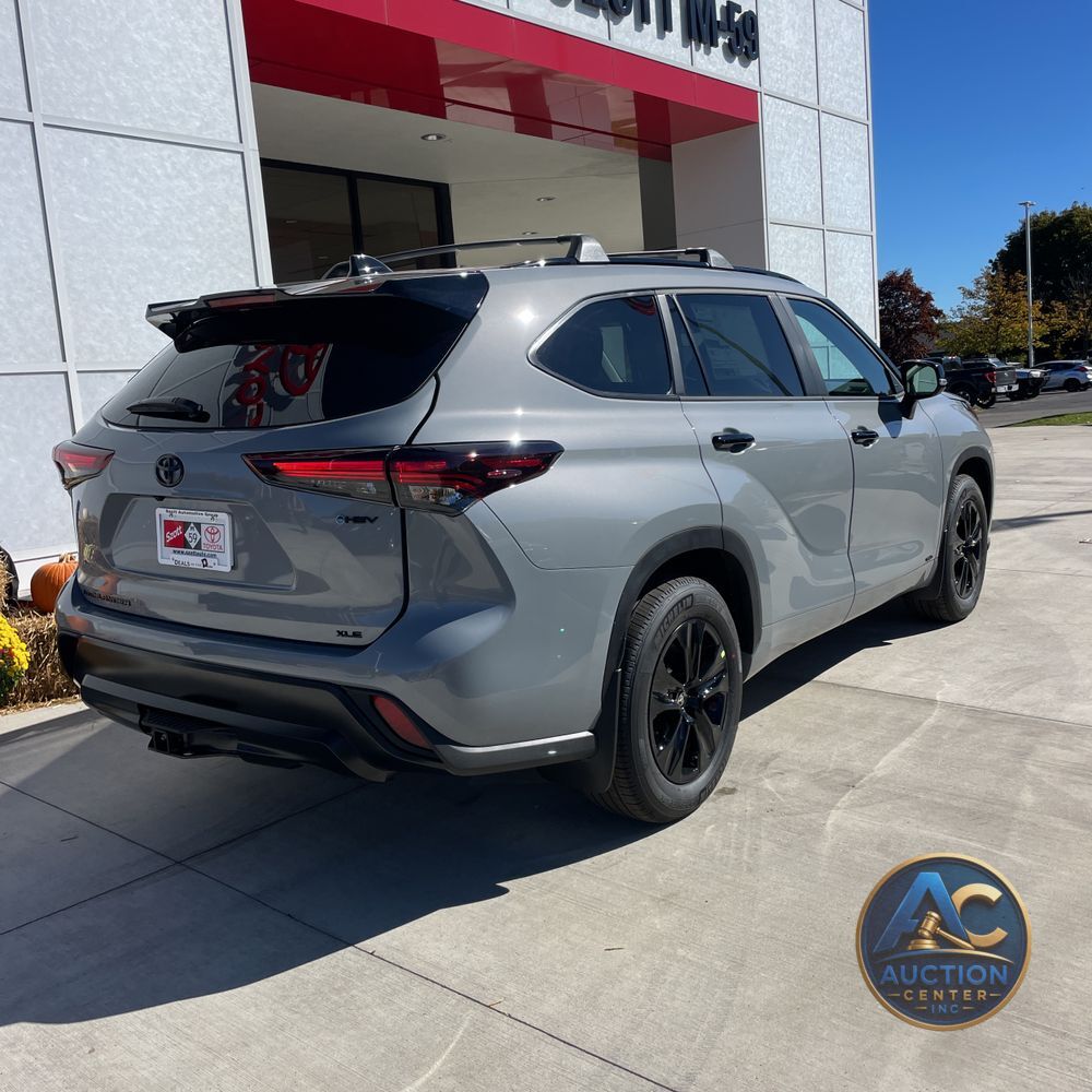 2025 Toyota Highlander Hybrid XLE Nightshade