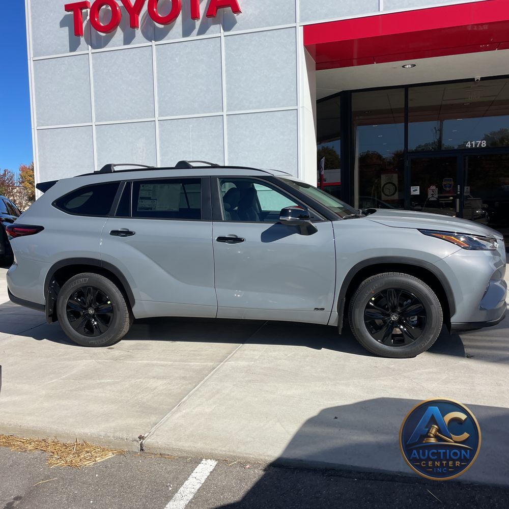 2025 Toyota Highlander Hybrid XLE Nightshade