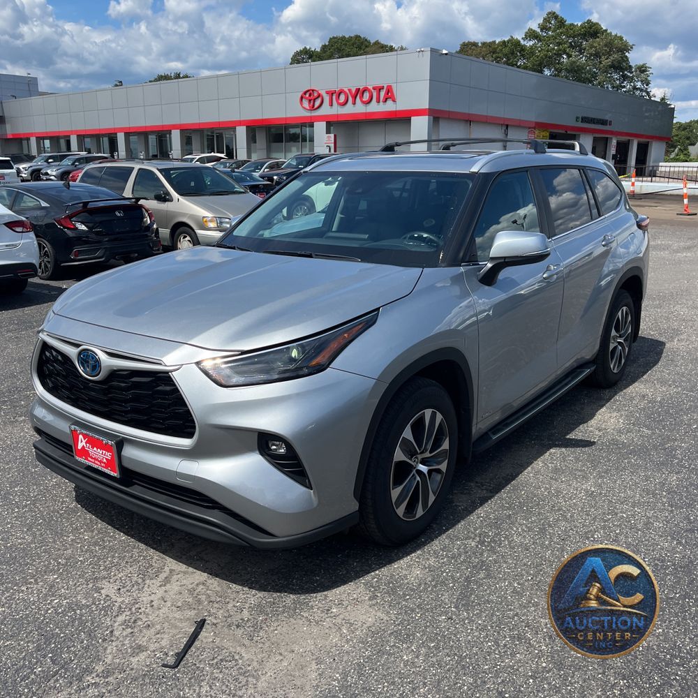 2024 Toyota Highlander Hybrid XLE