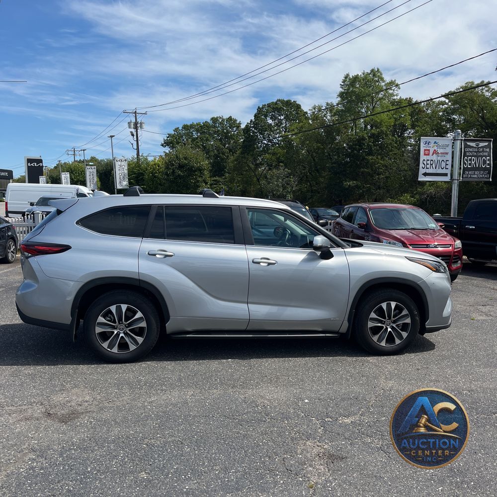 2024 Toyota Highlander Hybrid XLE