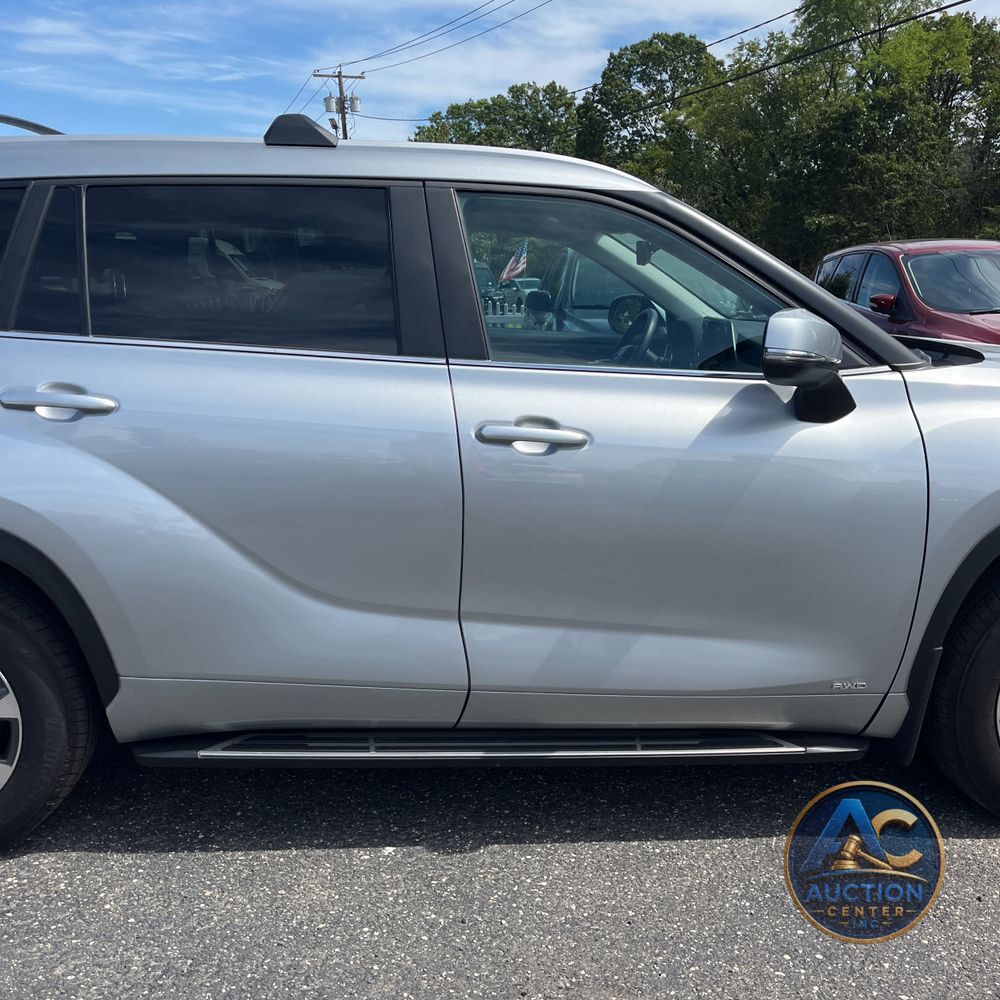 2024 Toyota Highlander Hybrid XLE