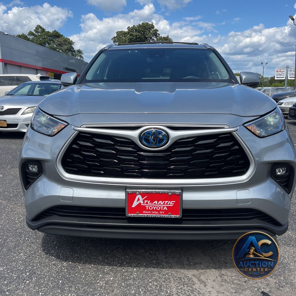 2024 Toyota Highlander Hybrid XLE