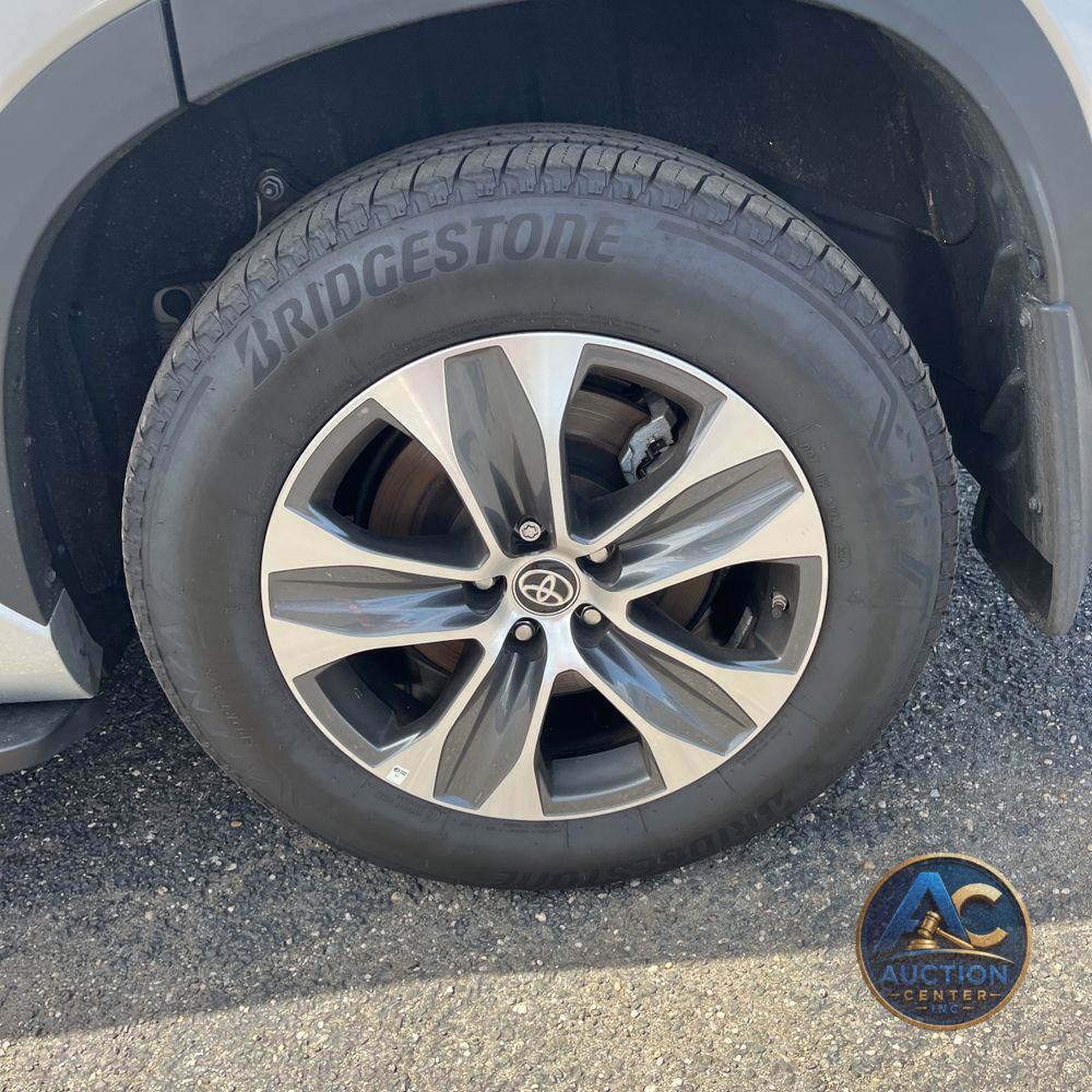 2024 Toyota Highlander Hybrid XLE
