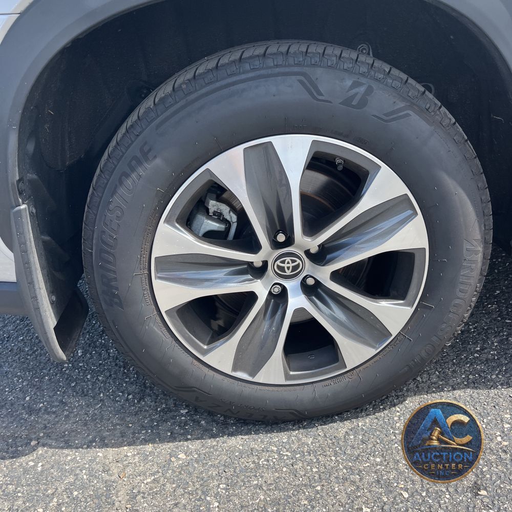 2024 Toyota Highlander Hybrid XLE