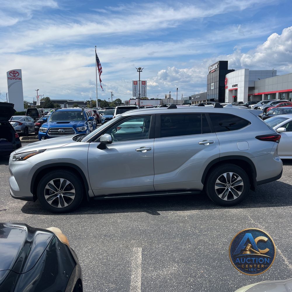 2024 Toyota Highlander Hybrid XLE