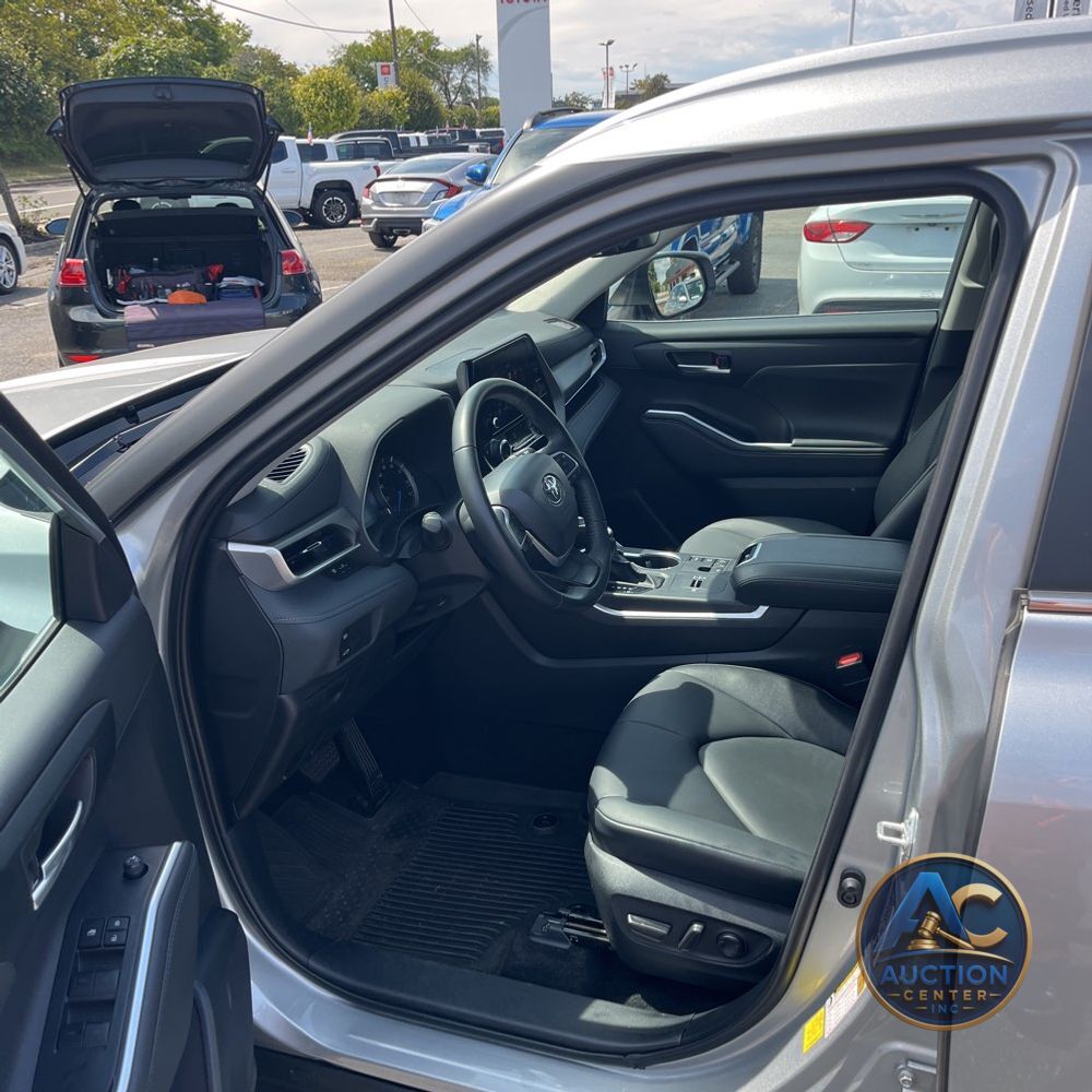2024 Toyota Highlander Hybrid XLE