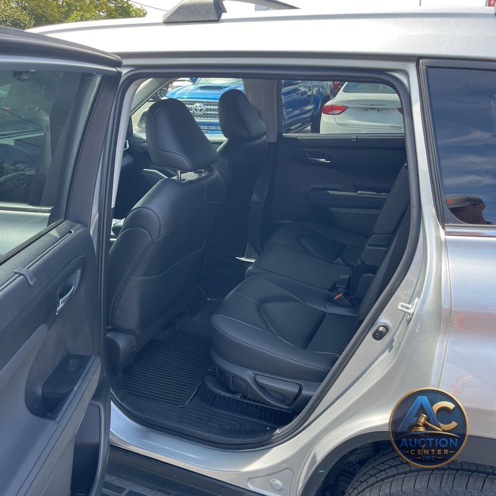2024 Toyota Highlander Hybrid XLE