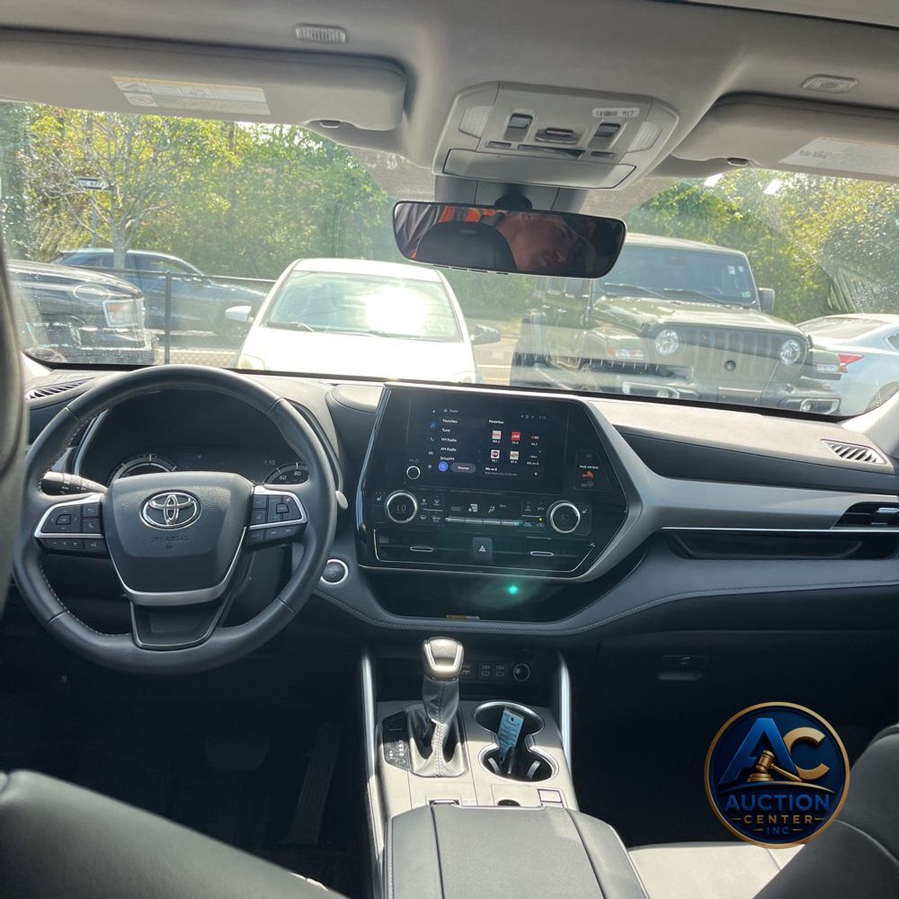 2024 Toyota Highlander Hybrid XLE