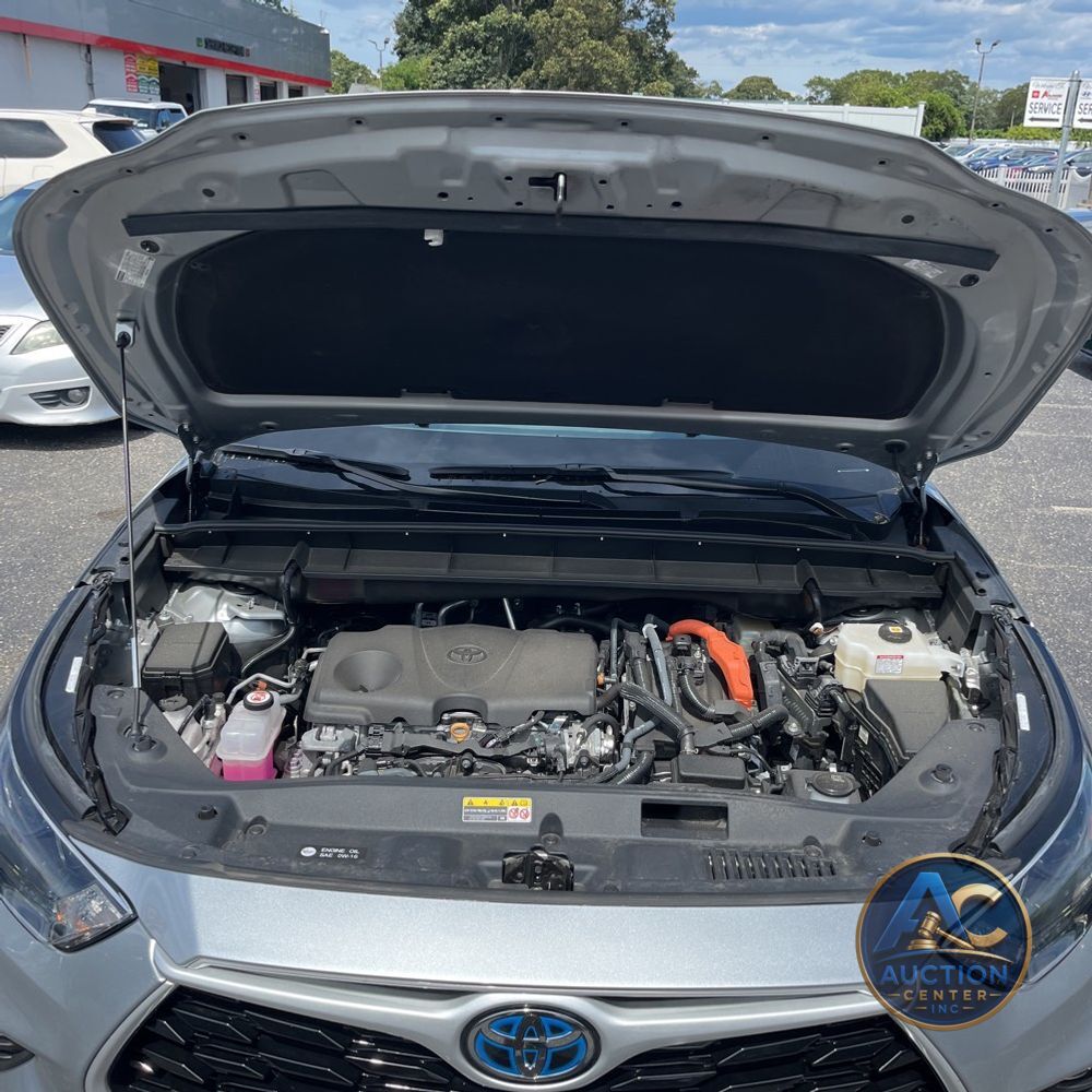 2024 Toyota Highlander Hybrid XLE
