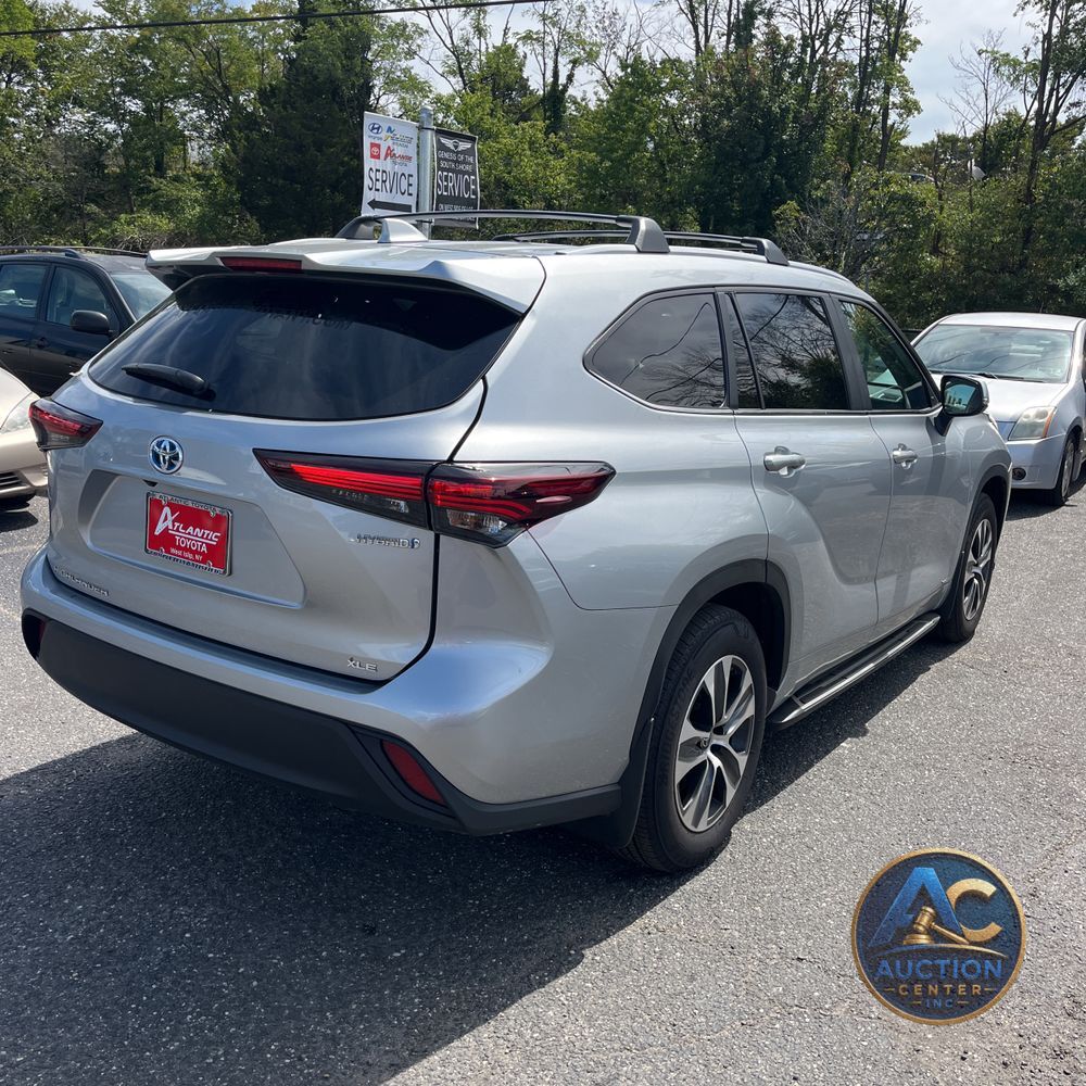 2024 Toyota Highlander Hybrid XLE