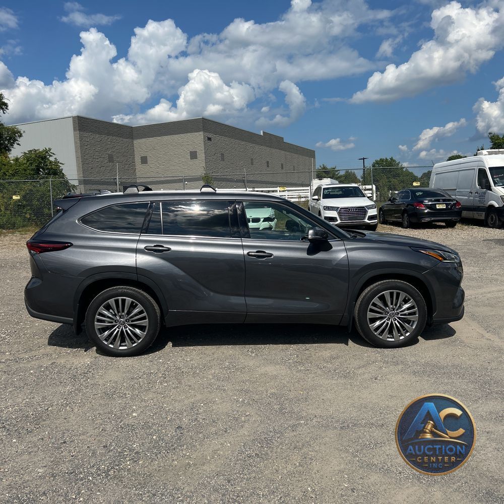 2024 Toyota Highlander Platinum