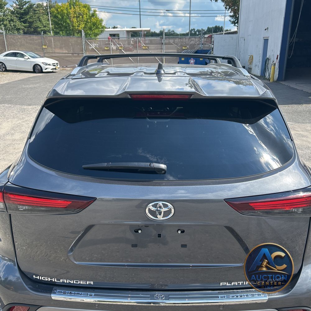 2024 Toyota Highlander Platinum