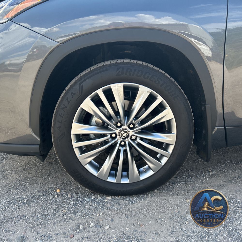 2024 Toyota Highlander Platinum