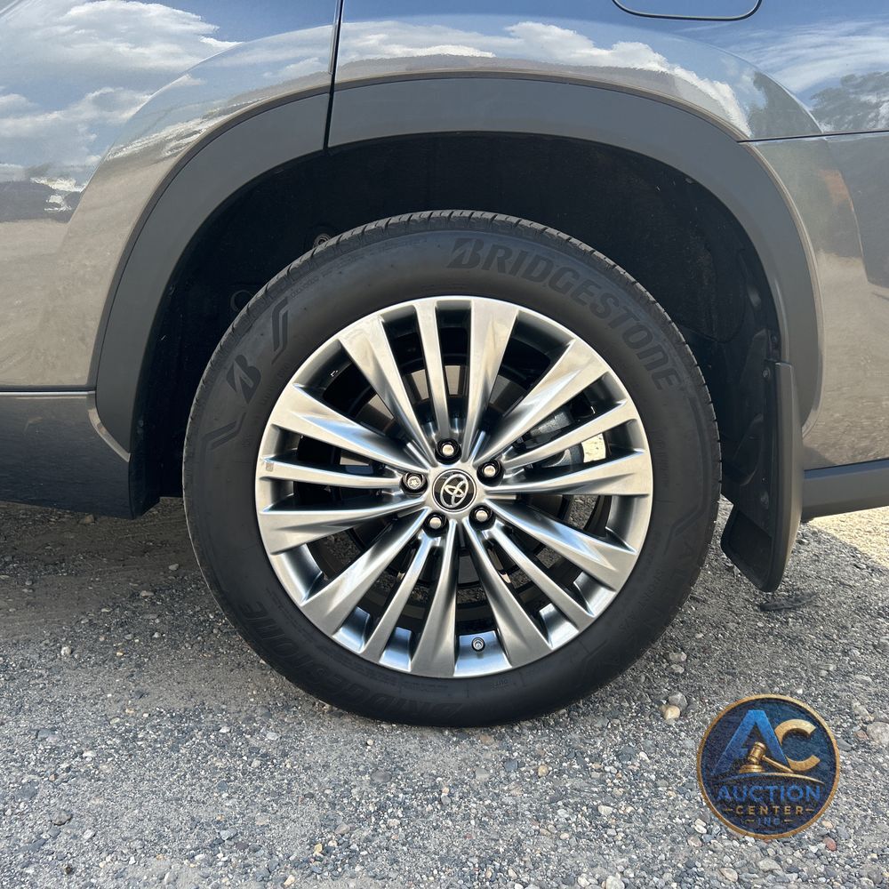 2024 Toyota Highlander Platinum