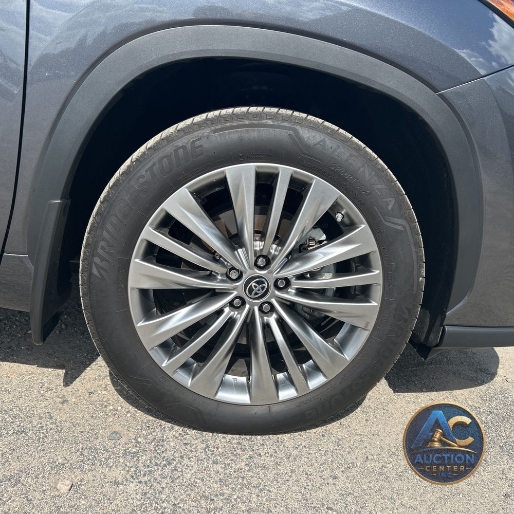 2024 Toyota Highlander Platinum