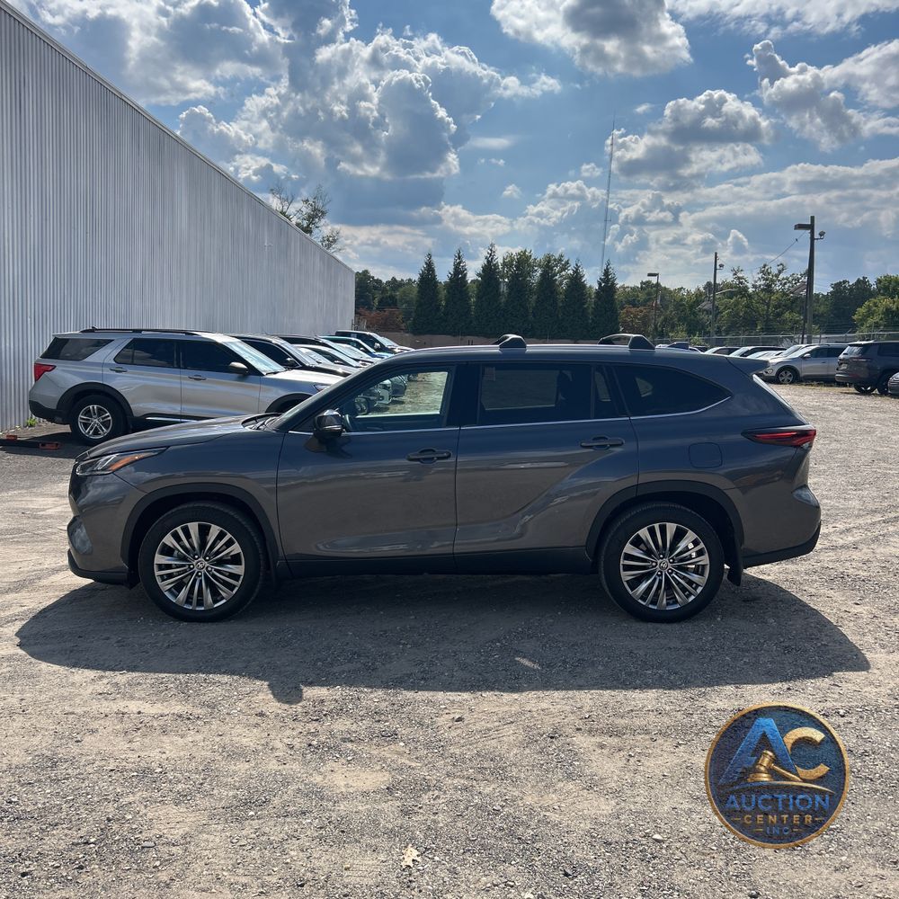 2024 Toyota Highlander Platinum